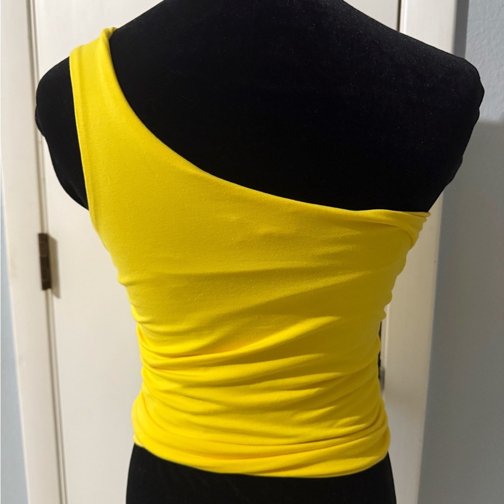 Superdown Anna Ruched One-Shoulder Top - Picture 4 of 5